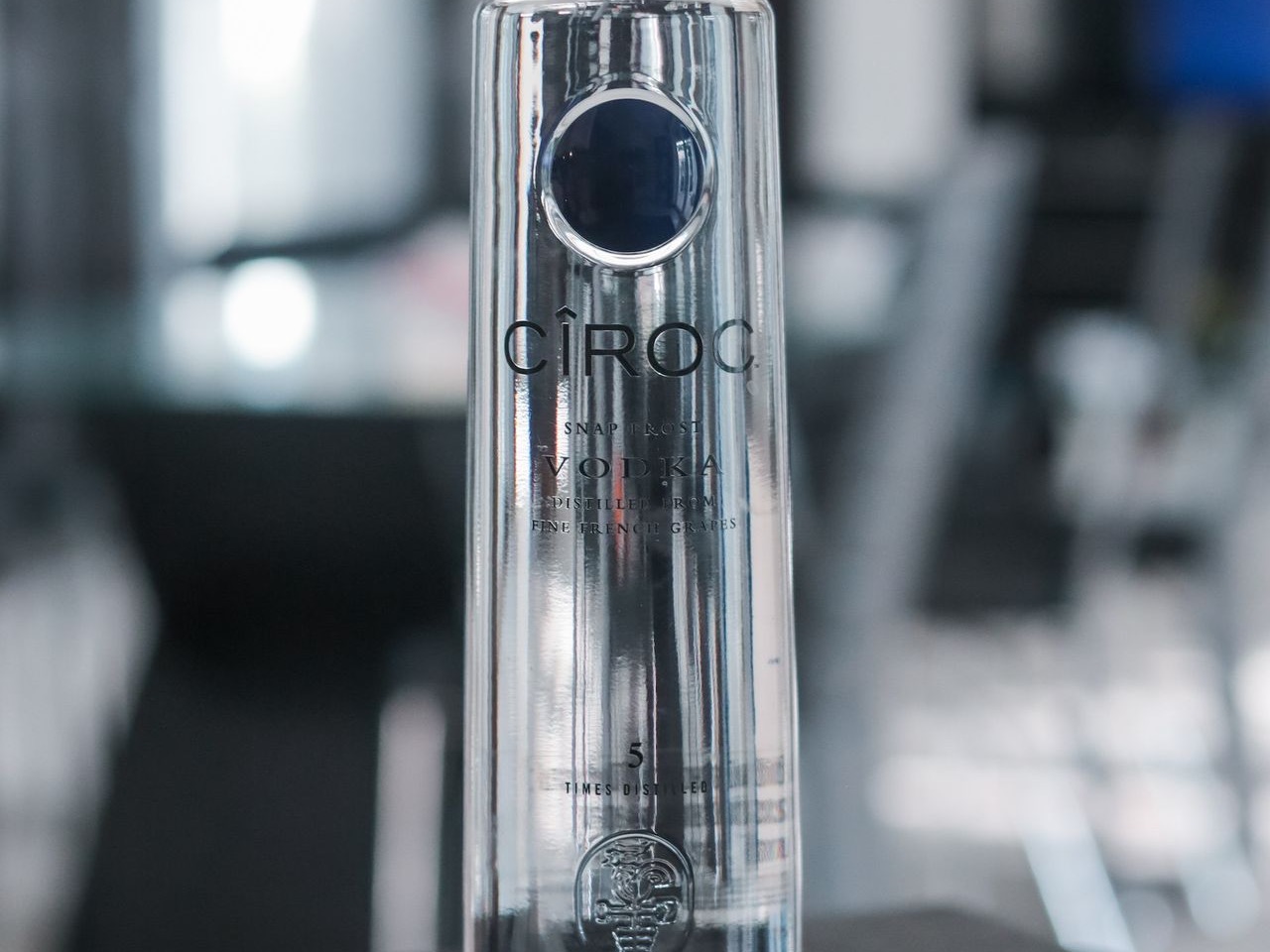 silver and red box mod